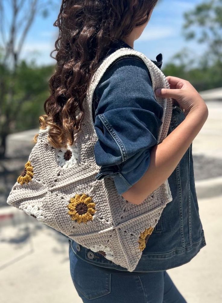 Handmade Crochet Shoulder Bag!  Beautiful Beige Tote with White Daisies! Casual Square Crochet Bag For Spring, Casual Handmade Shoulder Bag For Day Out, Casual Crochet Bag With Granny Square For Summer, Handmade Bohemian Crochet Bag For Day Out, Spring Everyday Crochet Bag With Granny Square Design, Spring Crochet Bag With Granny Square For Daily Use, Handmade Rectangular Crochet Bag For Day Out, Handmade Casual Crochet Bag For Spring, Summer White Crochet Tote Bag