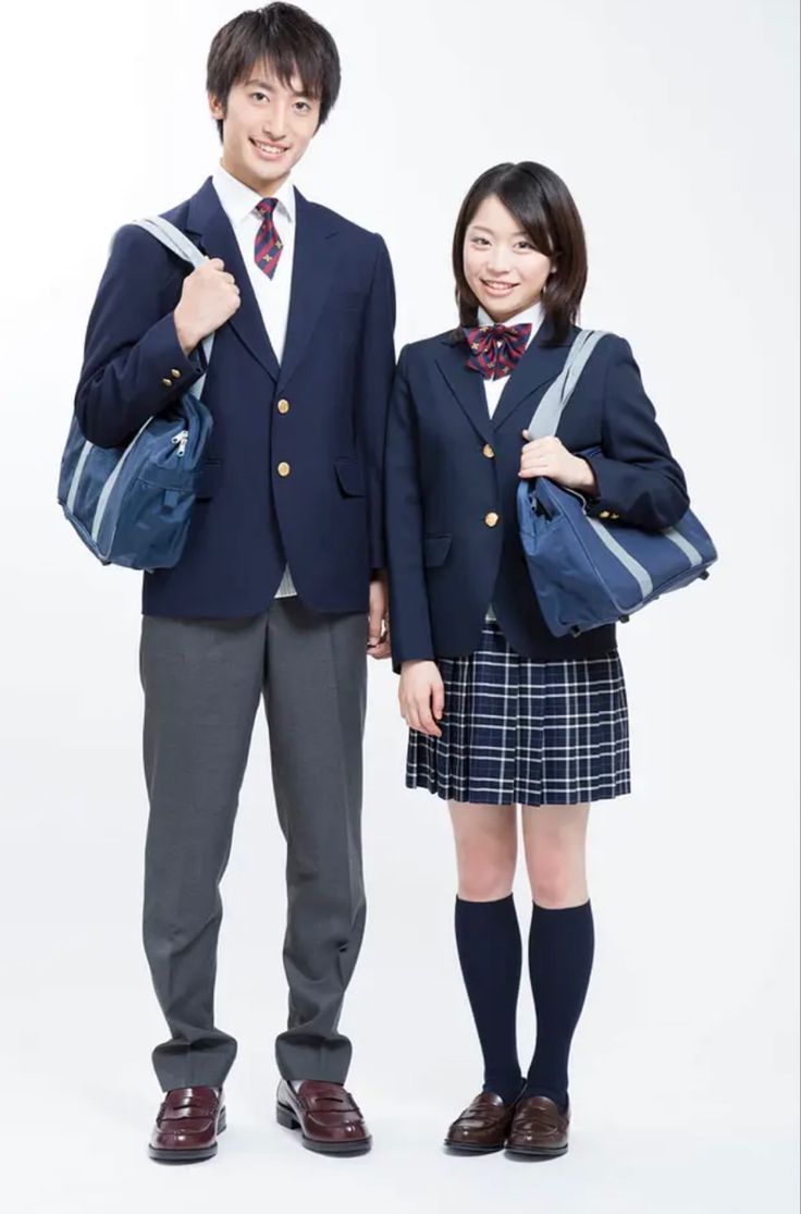 Japanese High School Uniform, Japan Uniform, Japan School Uniform, Black Haired Anime Boy, Black Haired Anime, High School Drama, Japan Outfits, School Drama, Japanese Uniform