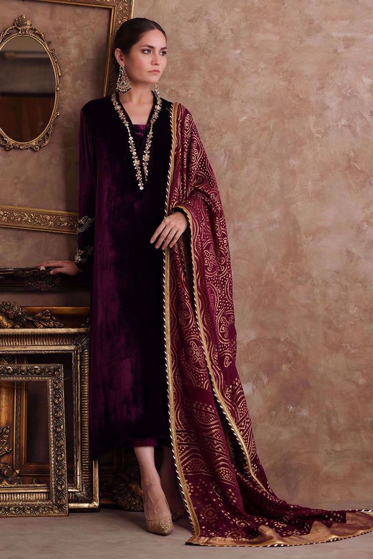 Velvet Long Shirt, Velvet Pakistani Dress, Banarsi Dupatta, Velvet Dresses Outfit, Velvet Suit Design, Fashion Abaya, Pakistani Formal Dresses, Velvet Dress Designs, Velvet Dress Long