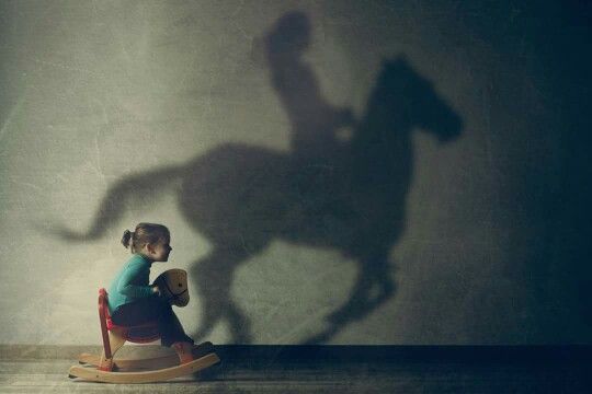 Rocking horse. Riding shadow Foto Cowgirl, Stick Horses, Wallpaper Tumblr, Foto Tips, Horse Quotes, Horse Crazy, Horse Life, Pretty Horses, Horse Photography