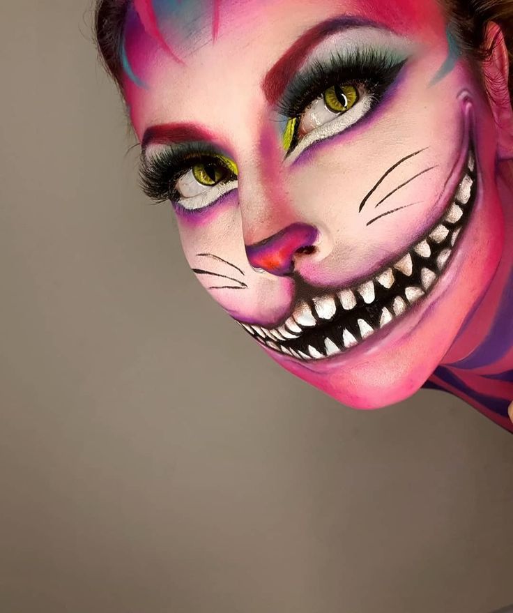 Cheshire Cat Makeup, Cat Face Makeup, Cheshire Cat Halloween, Halloween Couples Costumes, Girl Halloween Makeup, Alice Halloween, Halloween Alice In Wonderland, Alice In Wonderland Makeup, Wonderland Makeup