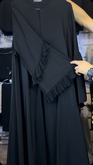 Abaya Sleeves Design, New Hijab Style, Vip Dress, Blue Winter Coat, Hijabi Fashion Casual, Hijab Cartoon, Winter Fashion Outfits Casual, Mode Abaya, Abaya Designs