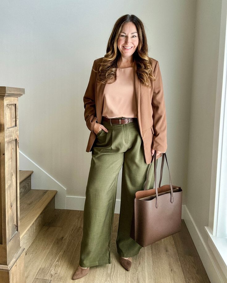 20 Transitional Fall Workwear Outfits – The Recruiter Mom Elegant Midsize Outfits, Earthy Office Outfit, Recruiter Mom, Conference Outfit, Workwear Outfits, Workwear Capsule, Fall Workwear, Blouses Designs, Pants Outfit Fall