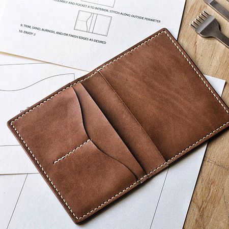 Free Leather Patterns, Diy Leather Wallet Pattern, Corter Leather, Leather Patterns Templates, Leather Accessories Diy, Diy Leather Working, Diy Leather Wallet, Leather Working Projects, Leather Tutorial