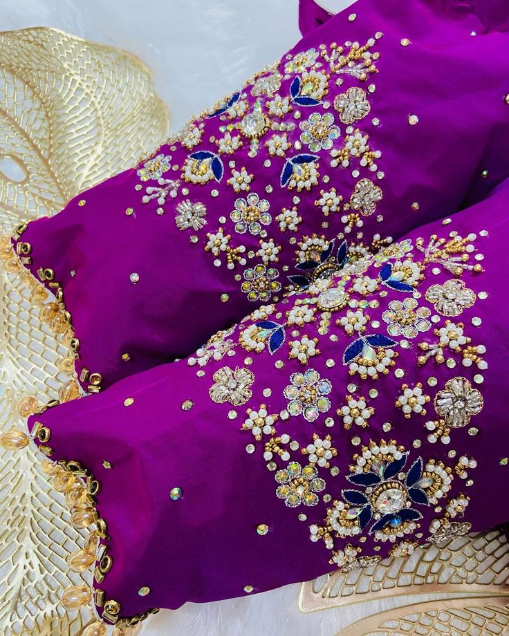 Creating Culture, Maggam Blouse, Embroidery Blouses, Wedding Blouse Designs, Aari Work Blouse, Maggam Work Blouses, Work Blouses, Embroidery Neck Designs, Maggam Work