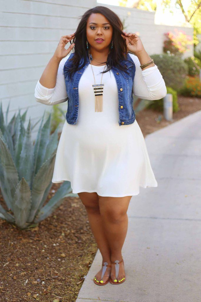 This outfit is perfect. The only thing i would change is adding wedges. Shoes that flat and open get uncomfortable real fast Mode Tips, Plus Size Summer Outfits, Big Girl Fashion, Plus Size Style, Plus Size Beauty, Plus Size Fashion For Women, Curvy Girl Fashion, Plus Sized, Moda Plus