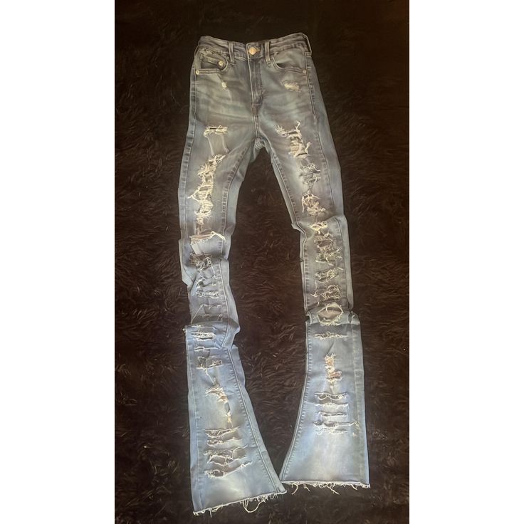 Size: small us(4-6) stretchy  sustainable Distressed Stretch Pants For Streetwear, Fitted Distressed Pants For Fall, High-rise Ripped Fitted Pants, Ripped Fitted Mid-rise Bottoms, Ripped Fitted Bottoms For Fall, Fitted Mid-rise Distressed Bottoms, Fall Stretch Distressed Pants, Distressed Stretch Mid-rise Pants, Casual Stretch Distressed Bottoms