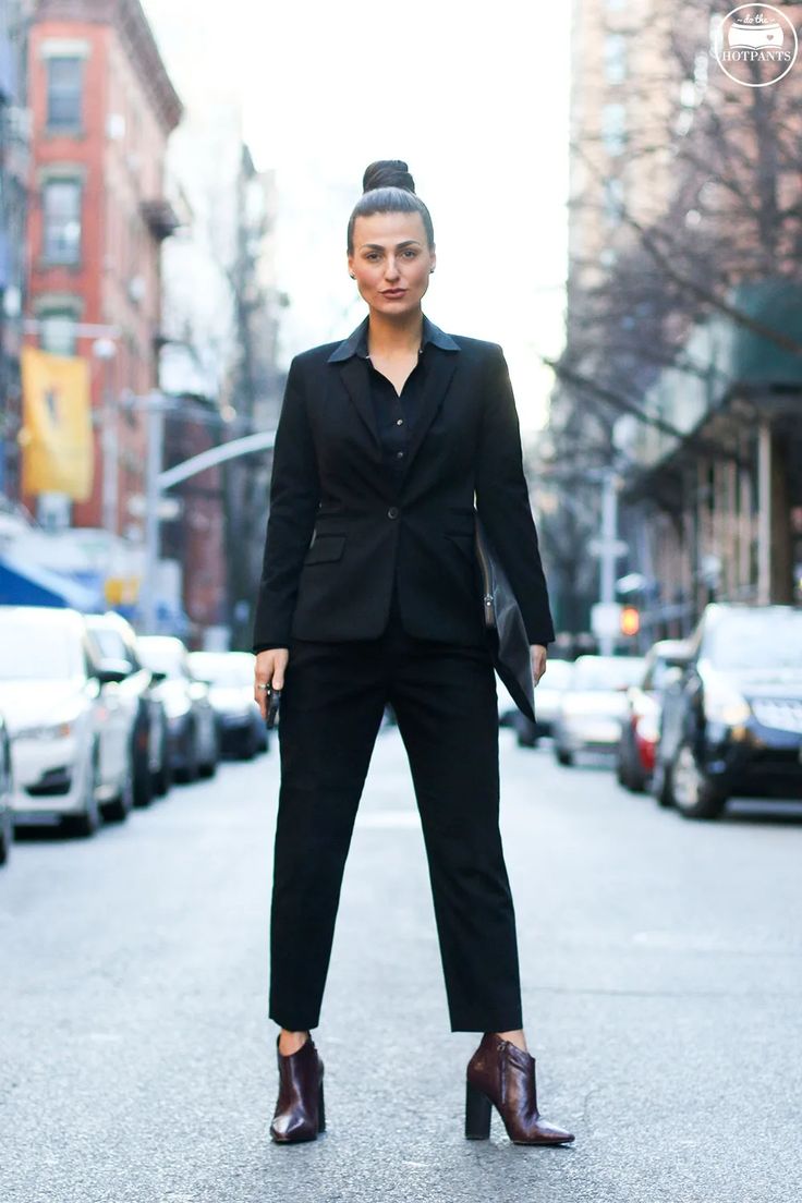 How to Wear Ankle Boots with Workwear - Verily Ankle Boots With Dress Pants, Boots With Dress Pants, Ankle Boots With Dress, Boots Women Outfit, Fall Boots Women, Stylish Fall Boots, Power Pants, Formal Gowns Evening Dresses, Clothing Capsule