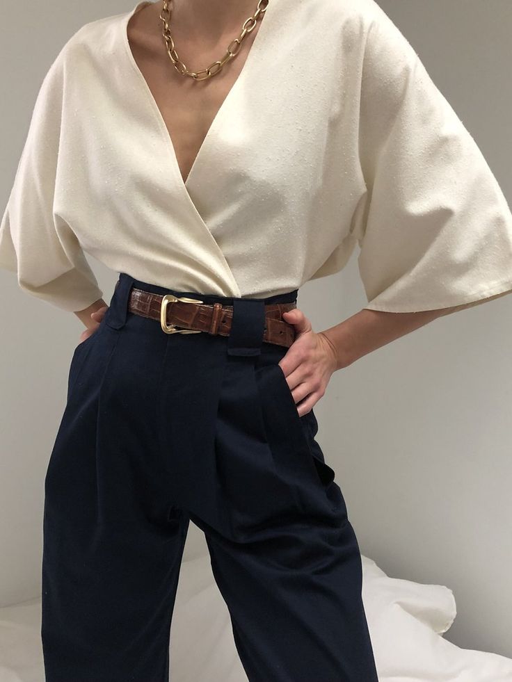 Na Nin Townes Cotton Trouser / Available in Multiple Colors – NA NIN Áo Blu, Minimalistic Outfits, Outfits For Spring, Look Retro, Mode Inspo, Rupaul, Mode Vintage, Business Outfits, Mode Inspiration