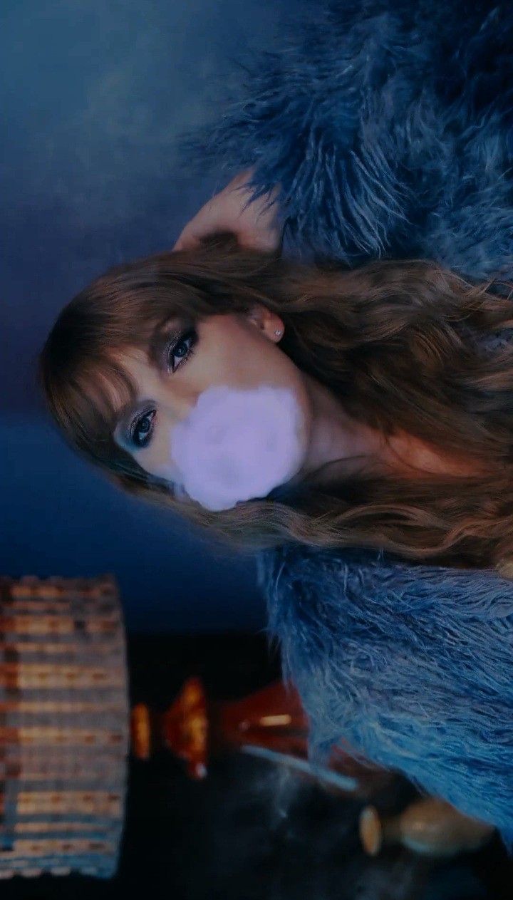 Lavender Haze Taylor Swift Lavender Haze Music Video, Lavender Haze Poster, Midnights Taylor Swift Wallpaper, Taylor Swift Songs Wallpaper, Taylor Swift Lavender Haze, Taylor Swift Midnight, Taylor Swift Photos, Taylor Swift Aesthetic, Photos Of Taylor Swift