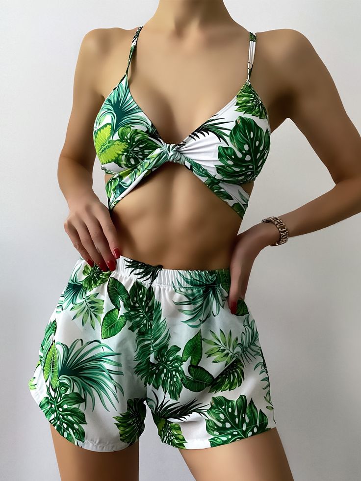 Goa Outfits, Swimsuit With Shorts, Swimsuits Outfits, Beachwear Fashion, Swimming Costume, Beachwear For Women, Looks Vintage, Beach Dresses, Tropical Print