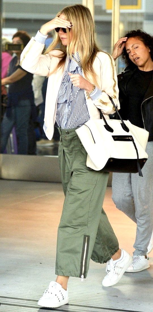 Gwyneth Paltrow Street Style Outfits To Wear On A Plane, Valentino Rockstud Sneakers, Gwyneth Paltrow Style, Celebrity Inspired Outfits, Army Green Pants, Outfits To Wear, Inspirational Celebrities, Gwyneth Paltrow, Skagen