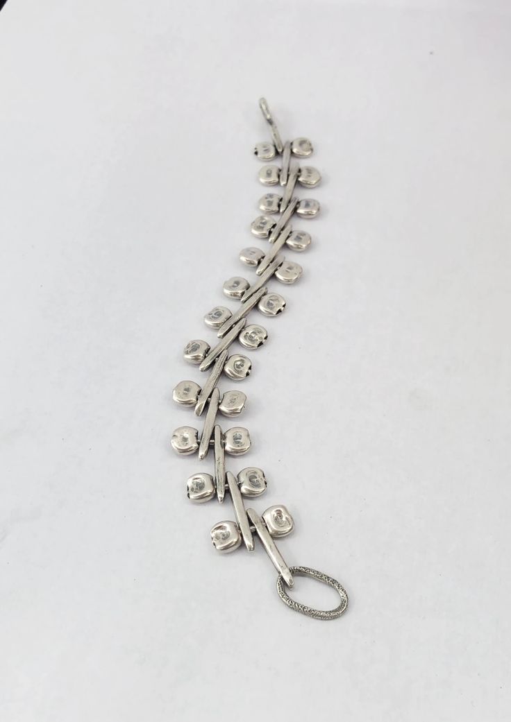 Hand fabricated chain bracelet made with recycled sterling silver by California jewelry artist Erin Cuff Kinetic Jewelry, California Jewelry, Jewelry Artist, Funky Jewelry, Mode Inspo, Jewelry Inspo, Artistic Jewelry, Recycled Sterling Silver, Fashion Luxury