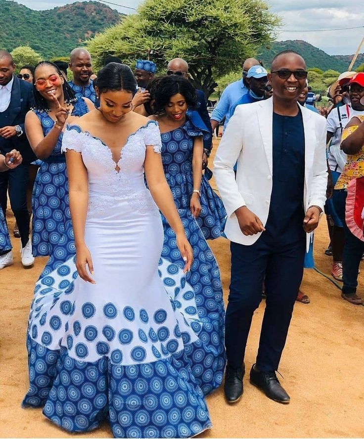 Traditional Dress For Wedding, Dress For Wedding Reception, Africa Traditional, South African Traditional Dresses, Couples African Outfits, African Bridal Dress, African Traditional Wear, African Traditional Wedding Dress, African Attire Dresses