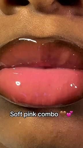 Makeup Bibir, Glossy Lips Makeup, Κούρεμα Bob, Lip Tutorial, Makeup For Black Skin, Lip Makeup Tutorial, Makeup Artist Tips, Brown Skin Makeup, Makeup Help