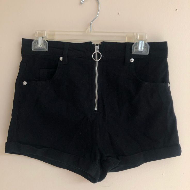 Never Worn High Waisted Black Jean Shorts From Forever 21 Bought A Size Too Big And It Just Sits In My Closet Casual Black Bottoms From Forever 21, High Waisted Cotton Jean Shorts For Night Out, Chic Summer Shorts With Zipper Closure, Casual Black Shorts With Zipper Closure, Forever 21 High Waist Black Shorts, Trendy Cotton Shorts For Night Out, Trendy High-waisted Shorts With Zipper Closure, Trendy High-waisted Zipper Closure Shorts, Trendy Fitted Shorts With Zipper Closure