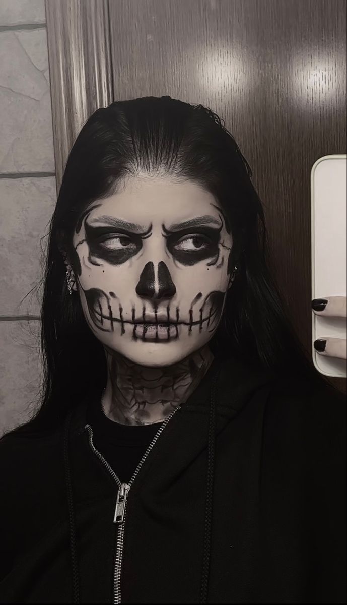 Skeleton American Horror Story, Skeleton Makeup American Horror Story, American Horror Story Skeleton Makeup, American Horror Story Skull Makeup, Halloween Costumes American Horror Story, Tate Langdon Skeleton Makeup, American Horror Story Tate Langdon, Goth Skull Makeup, Rate Langdon Makeup