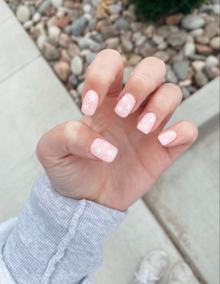 Light Pink Nails With Stars, Light Pink Star Nails, Pink Nails With Stars, Pink Star Nails, Nails With Stars, Light Pink Nails, Pink Star, Star Nails, White Stars