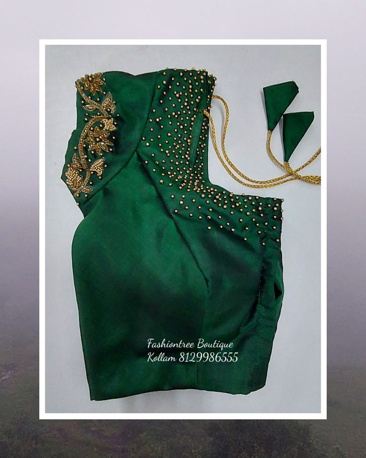 Dark Green Blouse Designs, Blouse Design Wedding, Aari Blouses, Green Blouse Designs, Dark Green Blouse, Blouse Maggam Work, Maggam Blouse, Maggam Work Blouse, Blouse Ideas