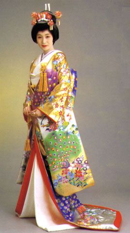 kimono #FashionSerendipity #fashion #style #designer Fashion and Designer Style Japanese Wedding, Wedding Kimono, Traditional Kimono, Asian Culture, Beautiful Kimonos, We Are The World, Ladies Clothing, Japanese Outfits, Asian Outfits