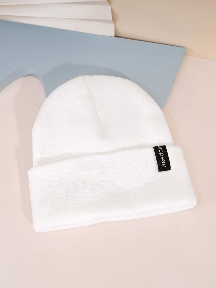 Blanco Casual Collar  Tela Letras Gorro Embellished   Accesorios para hombres White Beanie Outfit, Aesthetic Fit, Streetwear Ideas, Beanie Outfit, White Beanies, Fabric Letters, Mens Beanie, Aesthetic Fits, White Caps