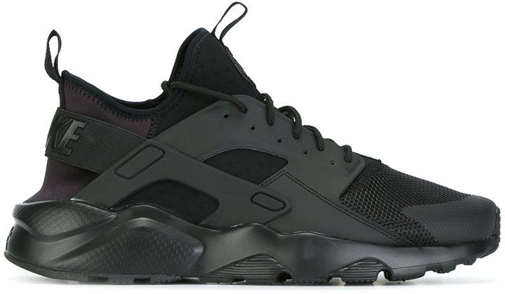 Nike 'Air Huarache Run Ultra' sneakers Low Top Jordans, Huarache Run, Mens Athletic Shoes, Common Projects, Nike Air Huarache, Air Huarache, Sportswear Brand, Nike Huarache, Nike Dunks