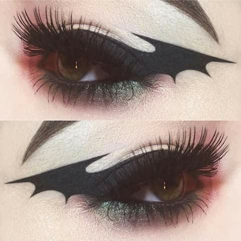 Bat Makeup, Maquillage Goth, Goth Eye Makeup, Fantasy Make-up, Halloweenský Makeup, Halloween Tattoo, Smink Inspiration, Emo Makeup, Eye Makeup Designs