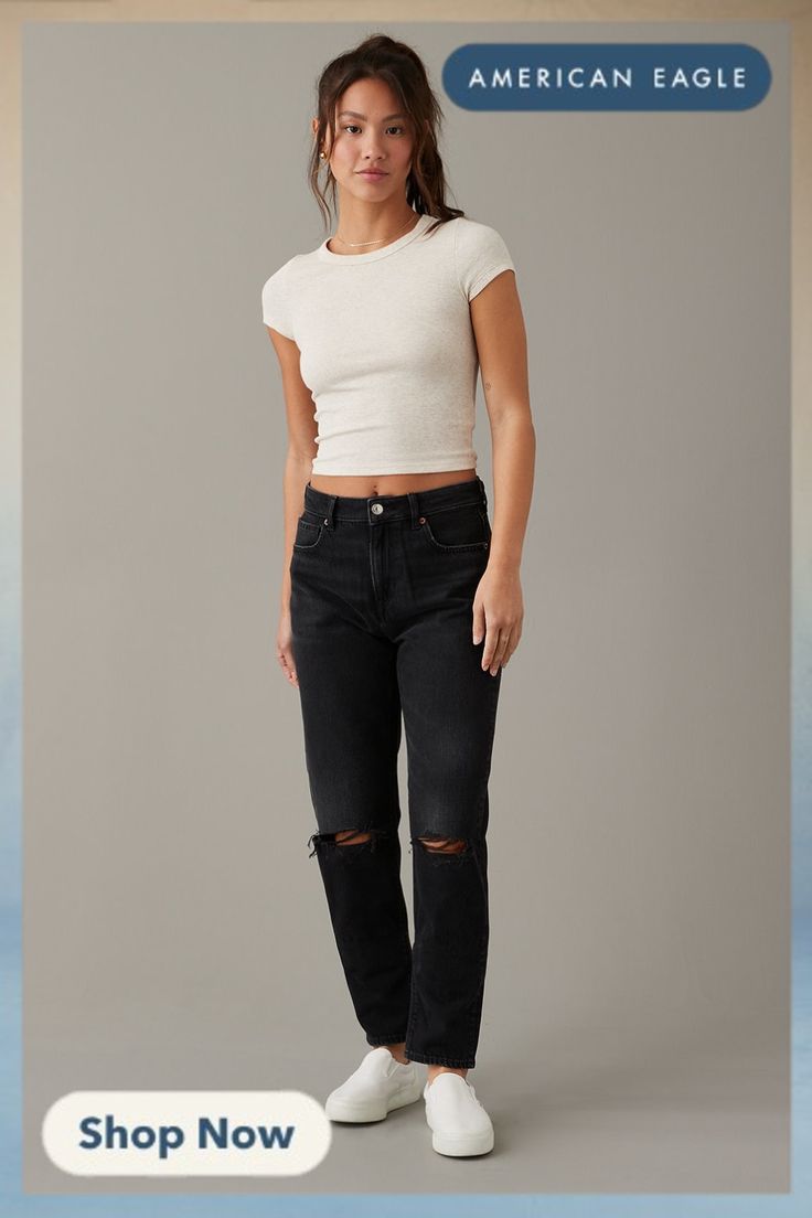 White Shirt Black Jeans, Black Mom Jeans Outfit, Black American Eagle Jeans, American Eagle Black Jeans, American Eagle Mom Jeans, Mom Jeans Outfit, Black Mom Jeans, Black Jeans Outfit, Winter Jeans