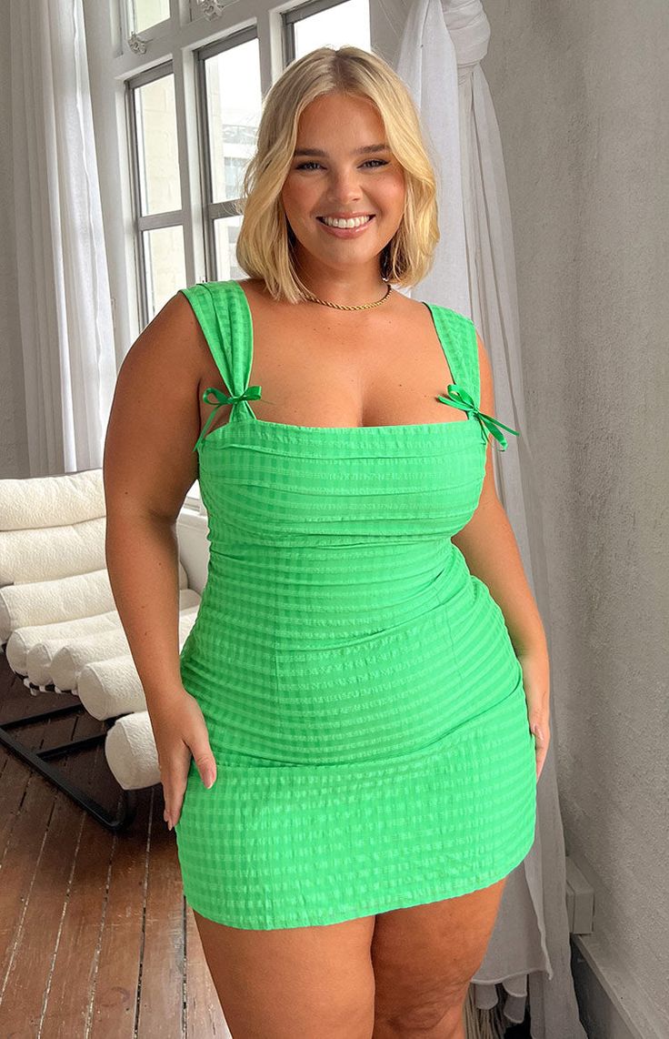 Layla Green Tie Back Mini Dress – Beginning Boutique US Mini Dress Style, Gameday Outfits, Prom Midi Dress, Summer Playsuit, Christmas Event, Sweater Crop, Green Tie, Beginning Boutique, Dress Inspo