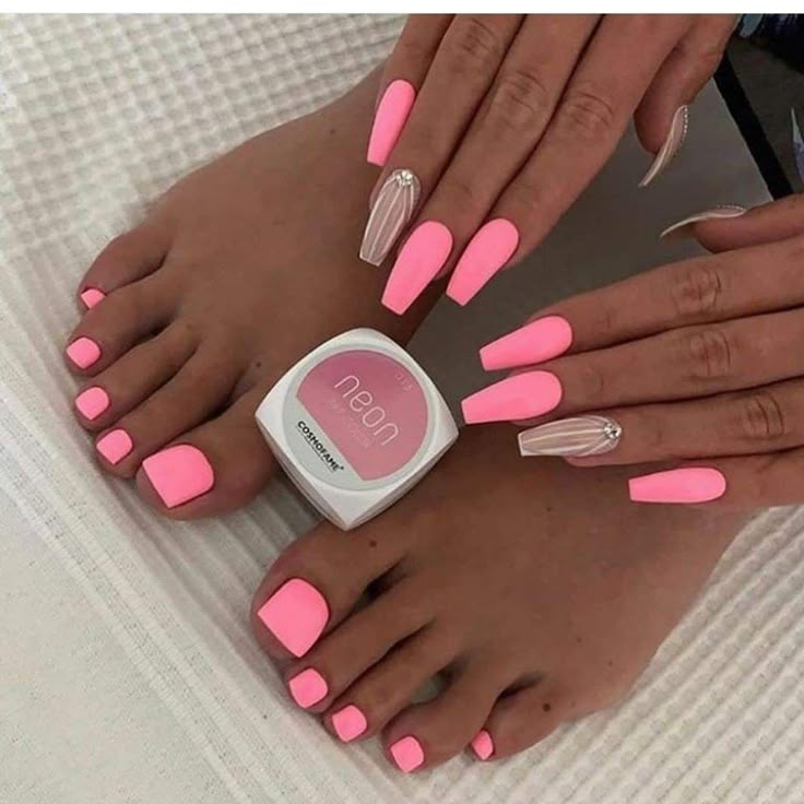 Pink Nail Art Designs, Pink Glitter Nails, Pink Nail Art, Pearl Nails, Summer Acrylic Nails, Neon Nails, Pastel Nails, Pink Acrylic Nails, Coffin Nails Designs