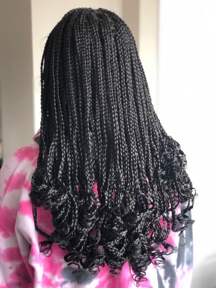 Box Braids With Ends Curled, Knotless Braids Medium Curly Ends, Curly Knotless Box Braids Medium, Curly End Braids For Black Women, Cute Medium Length Braids For Black Women, Box Braids Front Part, Box Braids Ends Curls, Triangle Box Braids With Curly Ends, Medium Box Braids With Curls At The End