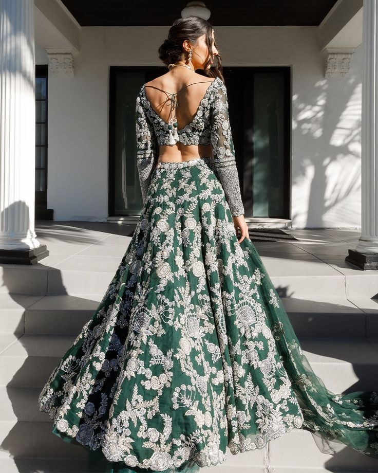 Emerald Green and Gold Lehenga | Custom Indian Bridal Wear Green Bridal Lehenga, Pengantin India, Desi Wedding Dresses, Indian Outfits Lehenga, Wedding Lehenga Designs, Indian Bridal Lehenga, Salwar Kamiz, Traditional Indian Outfits, Indian Bridal Dress