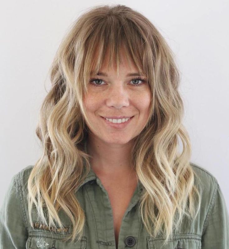 Long Highlighted Hairstyle with Bangs for a Big Wide Nose Haircuts For Big Noses, Hair Lights, Long Face Haircuts, Haircut For Square Face, Wide Nose, Square Face Hairstyles, Straight Hair Cuts, Teased Hair, Cool Short Hairstyles