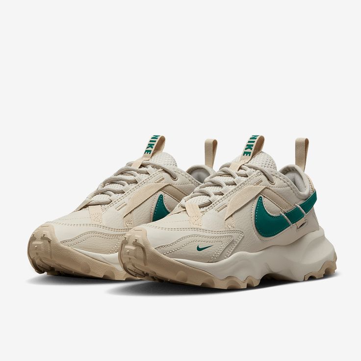 the nike air zoom sneak in white and green