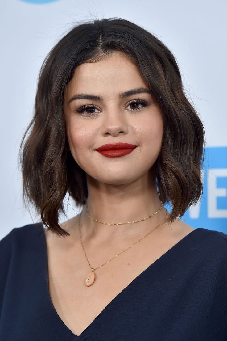 Short Curly Hair — Selena Gomez Selena Gomez Short Hair, Short Shaggy Bob, Trendy We Fryzurach, Selena Gomez Hair, Editorial Vogue, Short Curly Hairstyles For Women, Shaggy Bob, Short Shag Hairstyles, Hollywood Hair