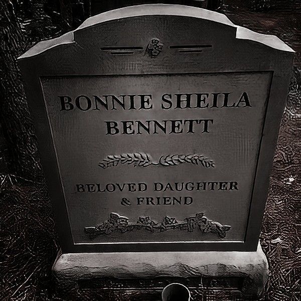 a black and white photo of a headstone with the name bonnie sheila bennet above it