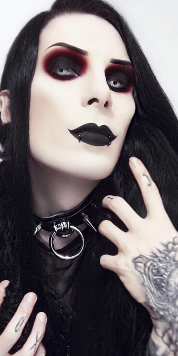 Gothic Makeup Ideas Men, Gothic Makeup Men, Male Vampire Makeup, Mens Goth Makeup, Goth Mens Makeup, Mens Gothic Makeup, Goth Makeup Men, Goth Men Makeup, Male Goth Makeup Looks