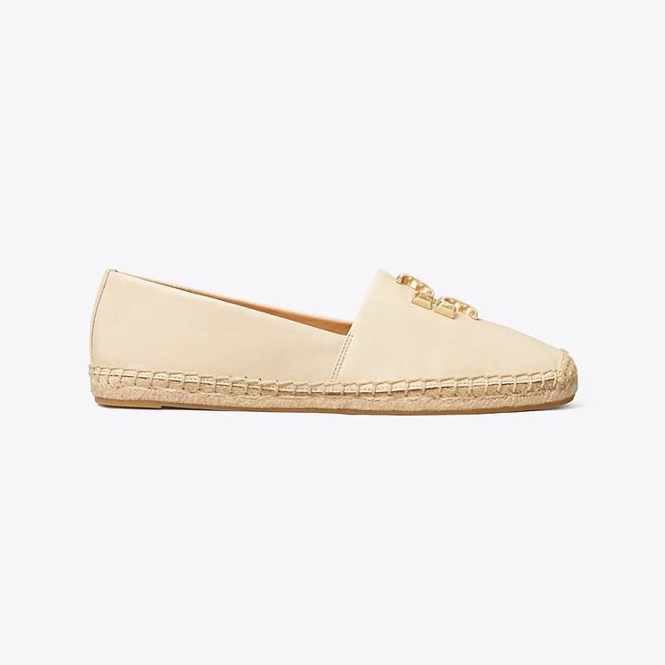 Signature hardware, scaled-up and sculptural. The Eleanor Espadrille is made of soft leather with a jute sole. Lightweight and comfortable, the classic shoe transitions easily from season to season. Designer Espadrilles, Signature Hardware, Footwear Design Women, Classic Shoes, Soft Leather, Designer Shoes, Designing Women, Tory Burch, Espadrilles