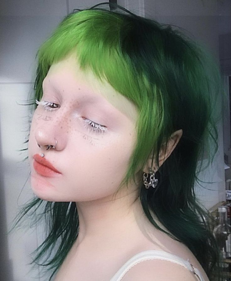 Ginger And Green Hair, Chartreuse Hair, Alt Hair, Micro Bangs, Green Hair Dye, Hair Goal, Creative Hair, Dyed Hair Inspiration, Punk Hair