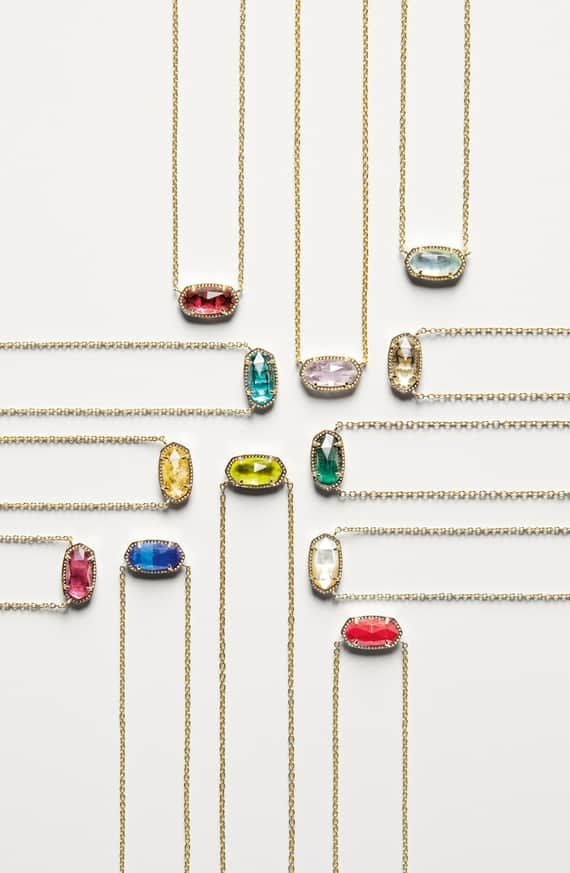 Kendra Scott Birthstone Necklacke Girlfriends Birthday, Jewellery Photography Inspiration, Jewelry Product Shots, Creative Jewelry Photography, Kendra Scott Elisa, Jewelry Photography Styling, Nice Jewelry, Jewelry Photoshoot, Best Mothers Day Gifts