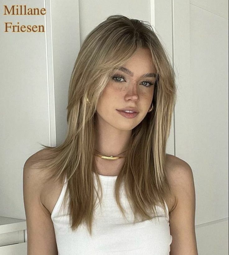 Blonde With Dark Eyebrows, Leaf Haircut, Bang Inspo, 2000s Hair, Angled Hair, Haircut Inspo, Haircuts For Long Hair With Layers, Layered Hair With Bangs, Haircuts For Medium Length Hair