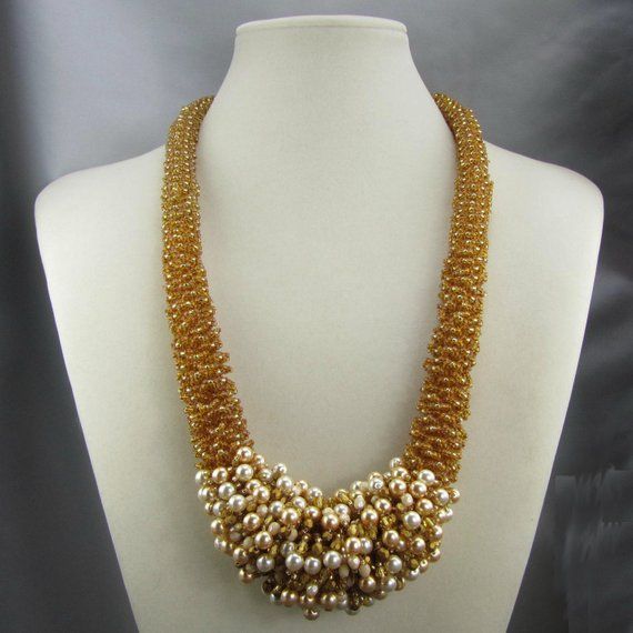 Pearl and Gold Lekku Necklace Latest Gold Choker Necklace Designs, Baseboard Styles, Cape Fashion, Fancy Jewelry Necklace, Choker Designs, Pearl Jewels, Pearl Necklace Designs, Antique Jewelry Indian, Indian Jewellery Design Earrings