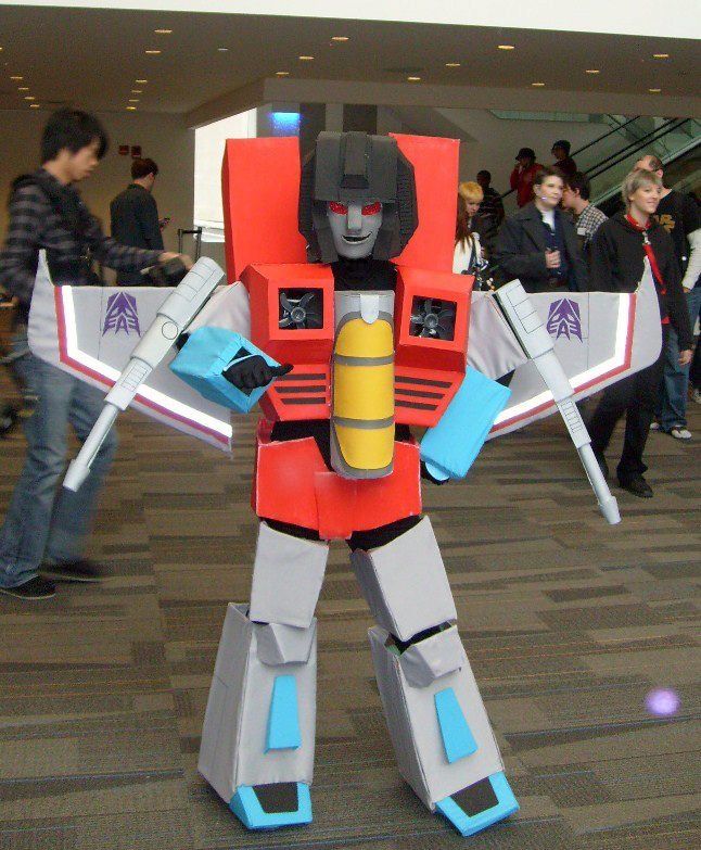 Starscream Cosplay, Transformers Costumes, Star Scream, Transformers Cosplay, Transformer Costume, Best Cosplay Ever, Transformers Starscream, Book Costumes, Transformers Rescue Bots