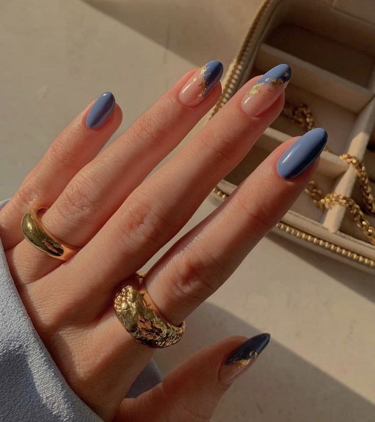 Dark Blue Classy Nails, Simple Dark Blue Nail Designs, Dark Blue Prom Nails Almond, Sophisticated Nails Classy, Dark Blue Nail Aesthetic, Aesthetic Navy Blue Nails, Sophisticated Nails, Hello Nails, Minimal Nails