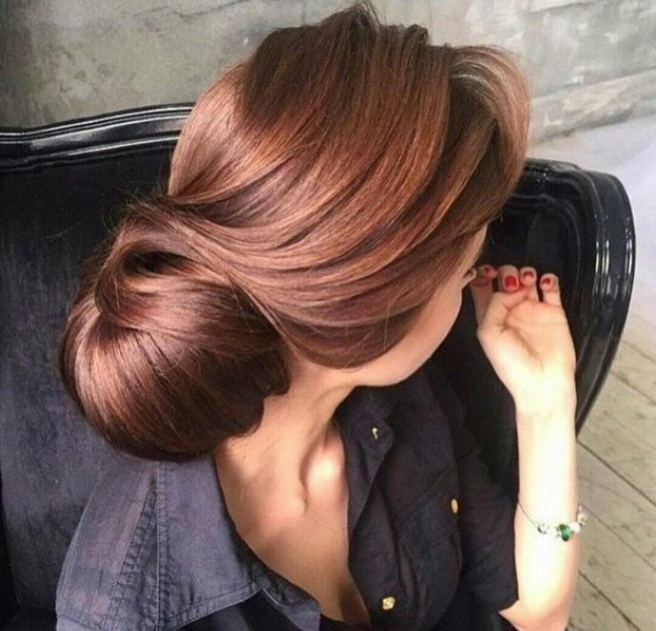 Rose gold brown ❤ Gold Hair Colors, Hair Color Rose Gold, Rose Gold Brown, Hair Color Auburn, Copper Hair Color, Dark Rose, Trendy Hair Color, Rose Gold Hair, Trendy Hair