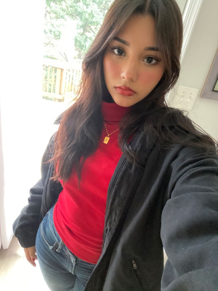 Fleece Turtleneck Outfit, How To Layer A Black Turtleneck, Red Turtle Neck Outfit Aesthetic, Outfits With Red Turtleneck, Red Mock Neck Outfit, Red Turtleneck Outfit Aesthetic, Red T Shirt Outfit Aesthetic, Red Shirt Black Jeans, Red School Outfits