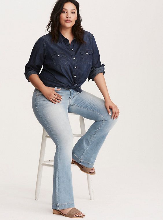 Plus Size Torrid Three-Button Flared Jeans - Light Wash, CLEAR SKY Torrid Outfits, Women's Plus Size Jeans, Comfy Jeans, Fall Jeans, Clear Sky, Denim Style, Jeans Light, Best Jeans, Light Wash Jeans