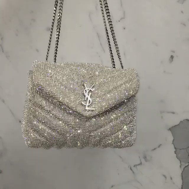 🦂 on Twitter: "That YSL sparkle!!! To die for!!!�… " Tas Lv, Girly Bags, Luxury Purses, Fancy Bags, Detail Shots, Cute Purses, Jack Rogers, Saint Laurent Bag, Cute Bags