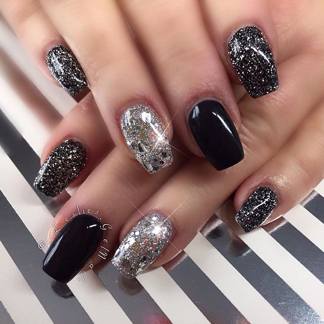 Pretty Nails Glitter, Sculpted Gel Nails, Black Nails With Glitter, Goth Nails, Pretty Nail Designs, Pretty Nail Art Designs, Black Nail Designs, Big Diamond, Pretty Nail Art