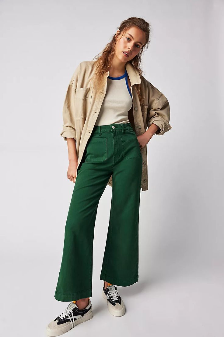 Rolla’s Sailor Jeans | Free People Mid Size Fashion Workwear, Weekend Fashion Casual, Clothing 40 Year Old Woman, Bold Womens Fashion, Wide Leg Khaki Pants Outfit Summer, Casual Gender Neutral Outfit, Eclectic Professional Outfit, Tomboy School Outfits, Earthy Capsule Wardrobe